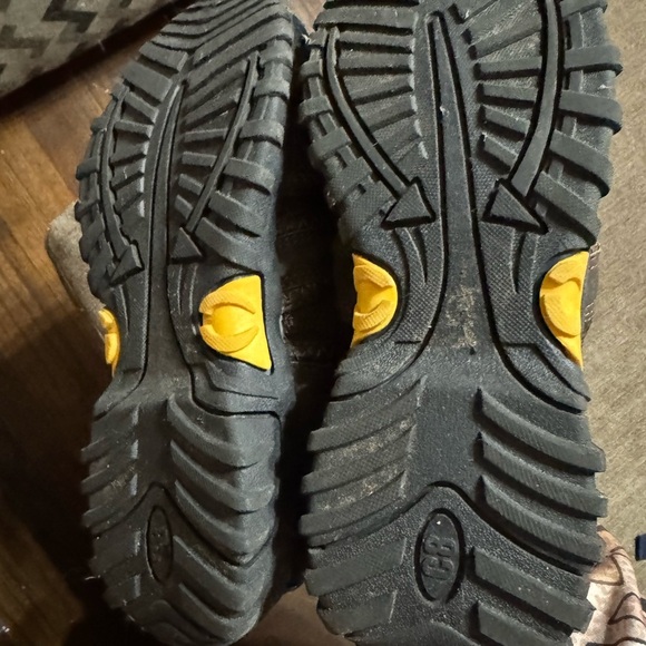 Crazy 8 Brown Shoes - Picture 4 of 6